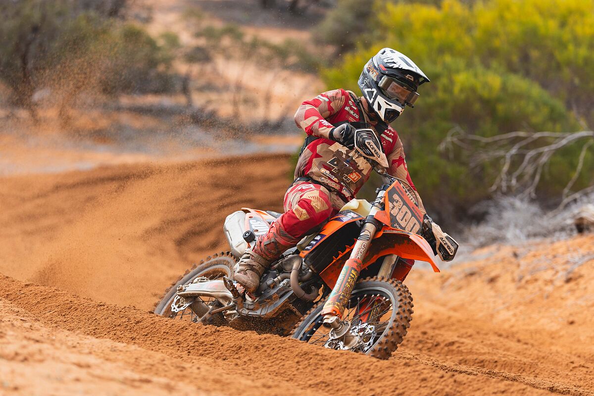 TOM BUXTON - KTM DM31 RACING - HATTAH