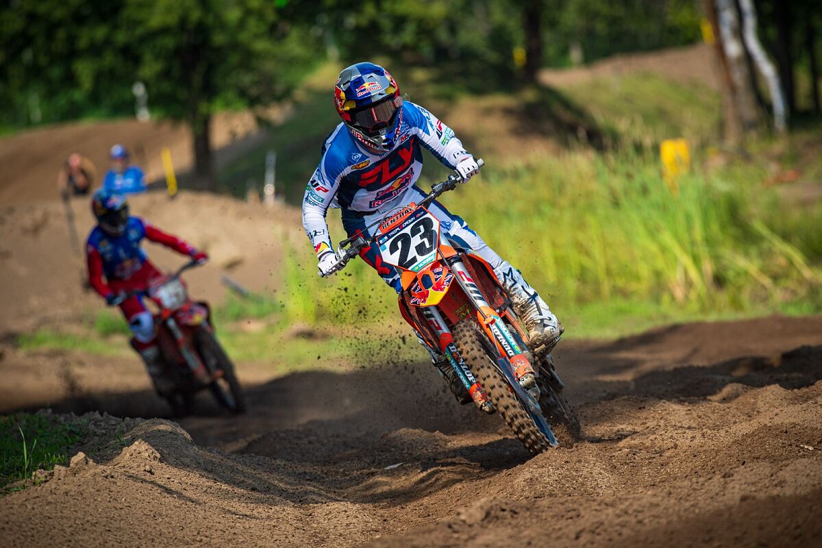 JOSIAH NATZKE AND JESS PETTIS - KTM CANADA RED BULL RACE TEAM - OTTAWA