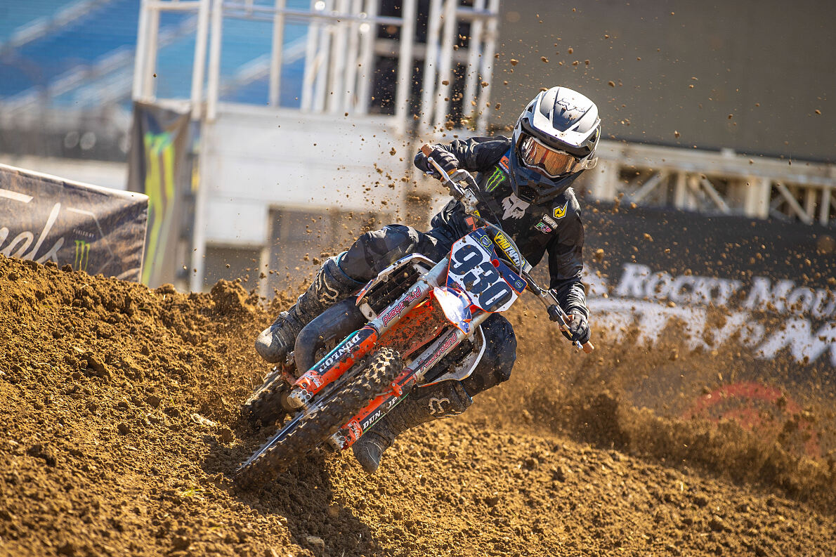 KTM ORANGE BRIGADE 02