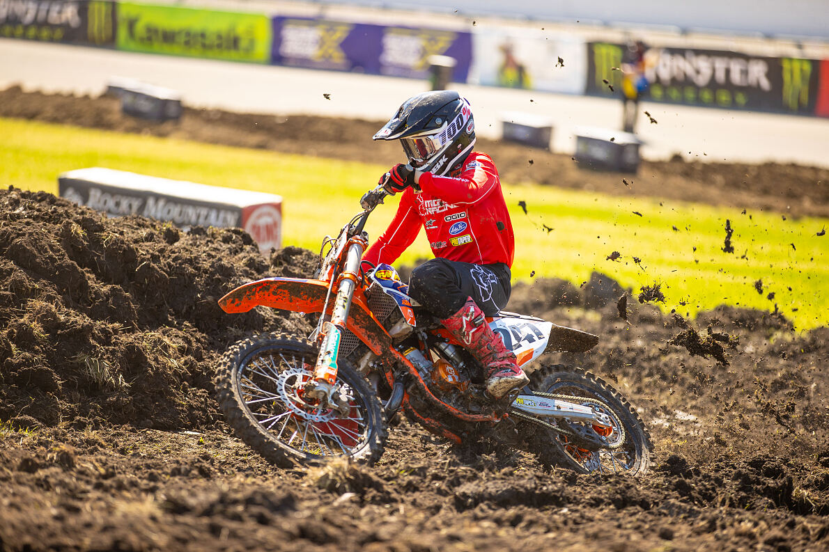 KTM ORANGE BRIGADE 03