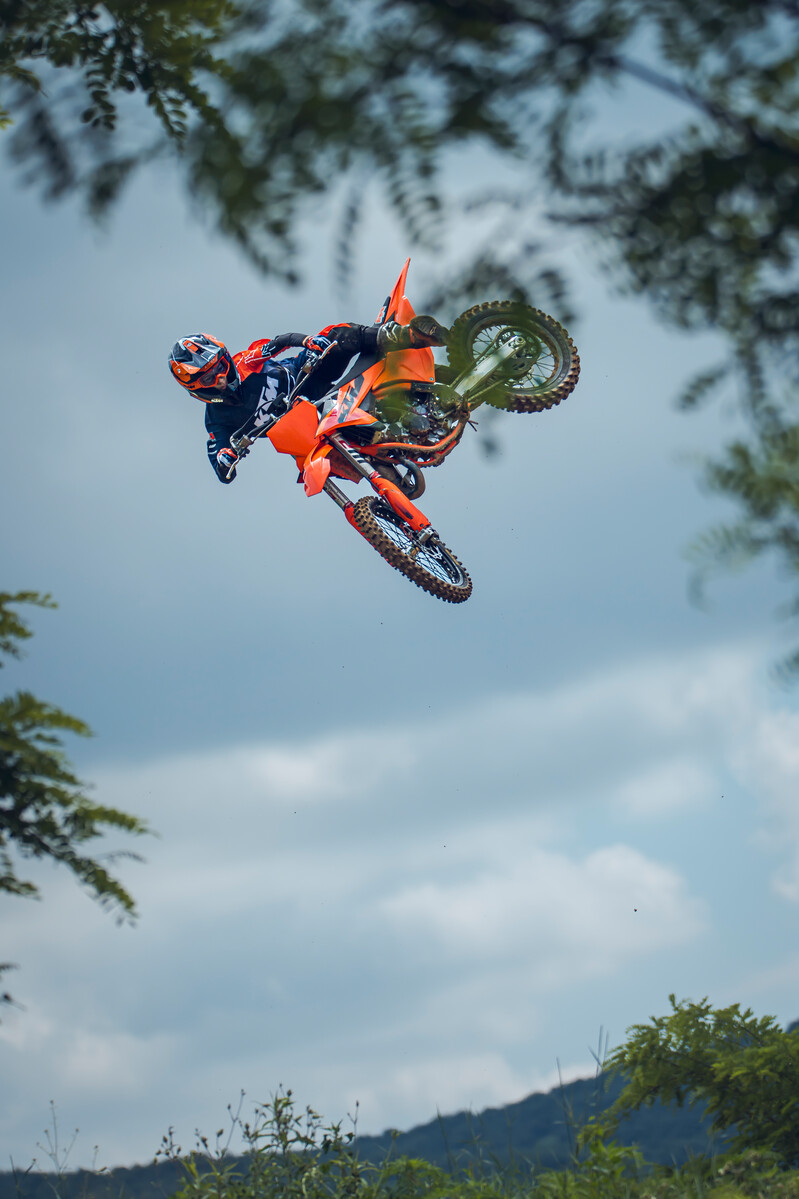 606564_MY25_KTM_85_SX_ACTION_ACTION