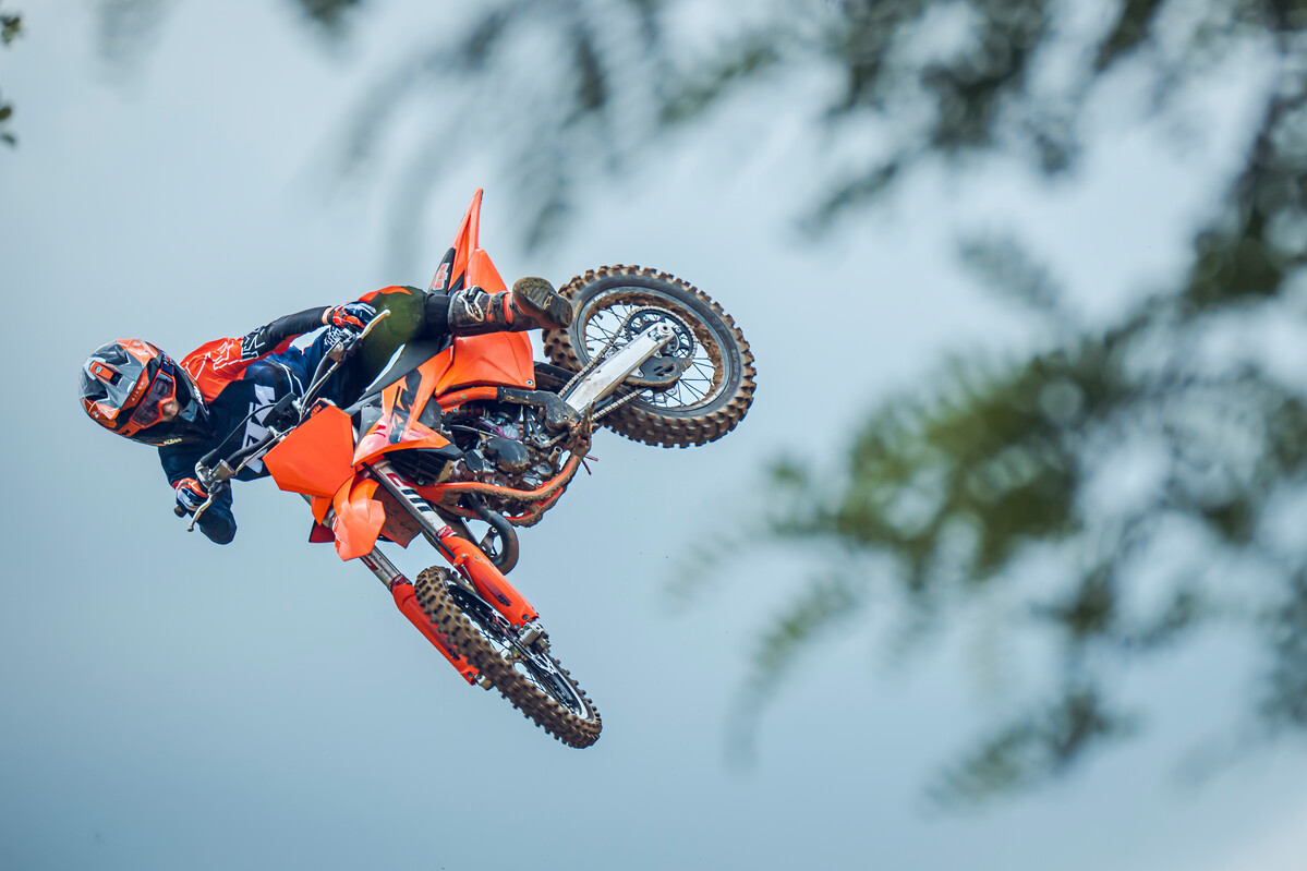 606565_MY25_KTM_85_SX_ACTION_ACTION_01_ACTION