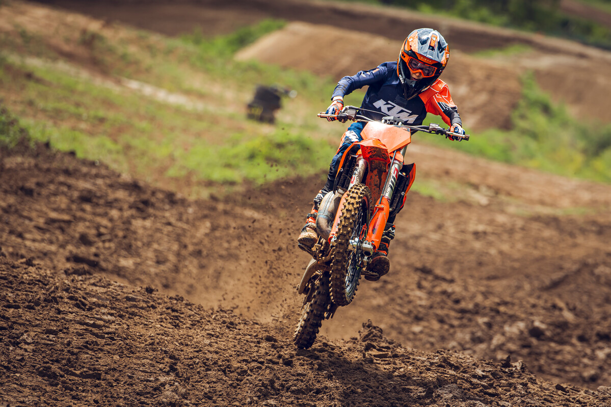 606595_MY25_KTM_85_SX_ACTION_ACTION_01_ACTION