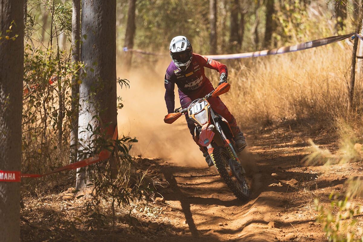 TOM BUXTON - KTM DM31 RACING - QMP 03