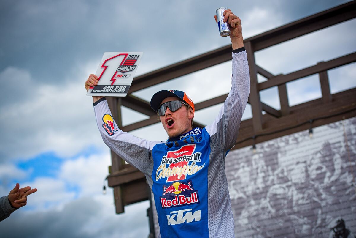 JESS PETTIS PODIUM