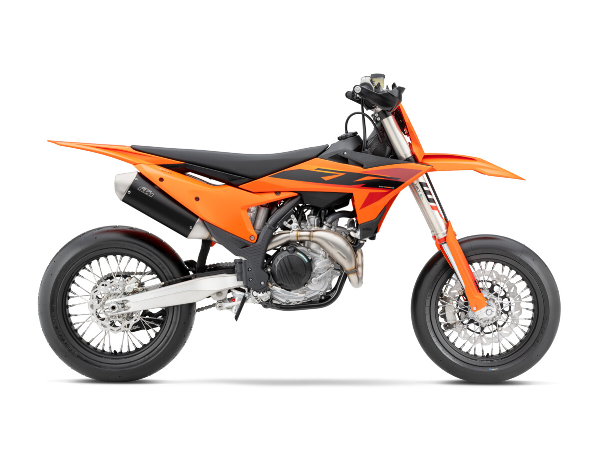 608296_MY25 KTM SMR 450_STUDIO_90 DEGREE RIGHT  _STUDIO_STUDIO