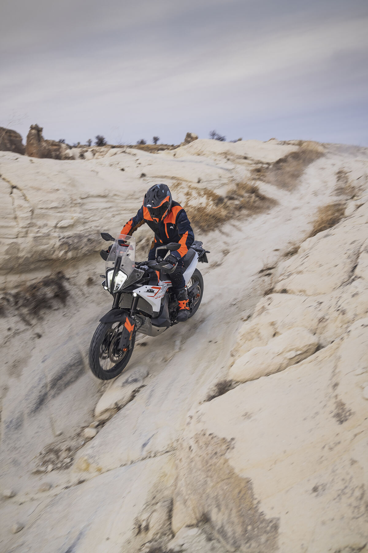 486939_MY23 KTM 790 ADVENTURE_ Action_EU_ Global