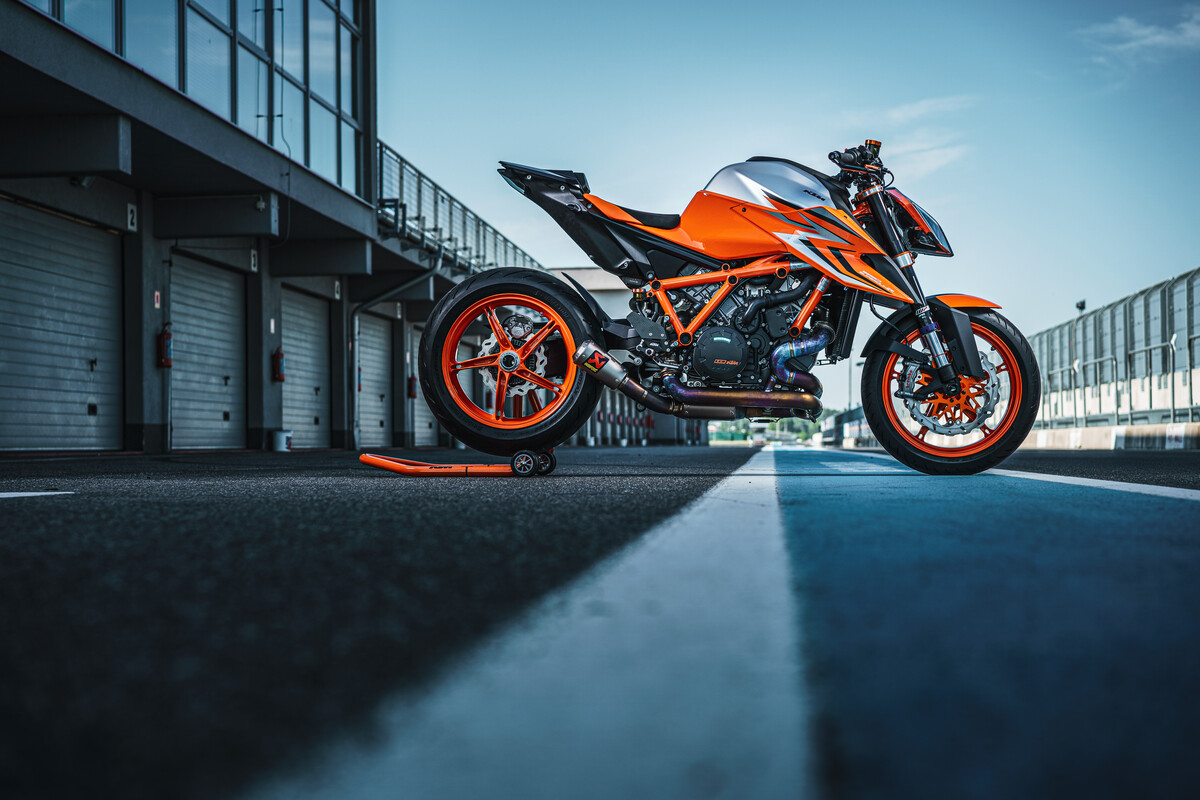 411586_MY22 KTM 1290 SUPER DUKE R - Cat B_EU_ Global