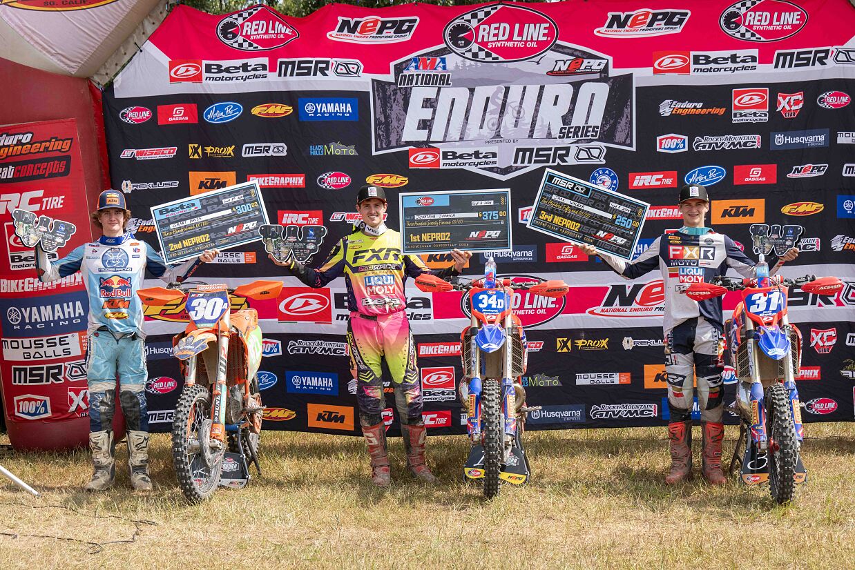 GRANT DAVIS PODIUM 02