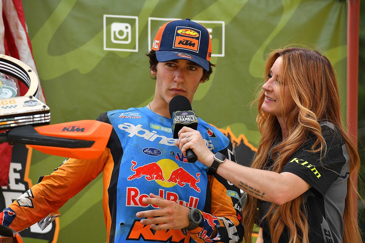 MATEO OLIVEIRA PODIUM