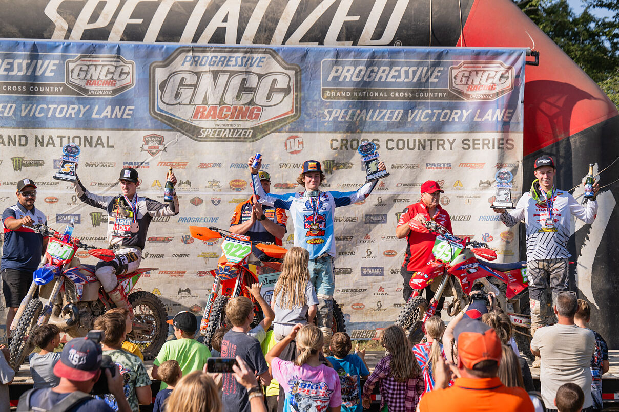 GRANT DAVIS PODIUM 02