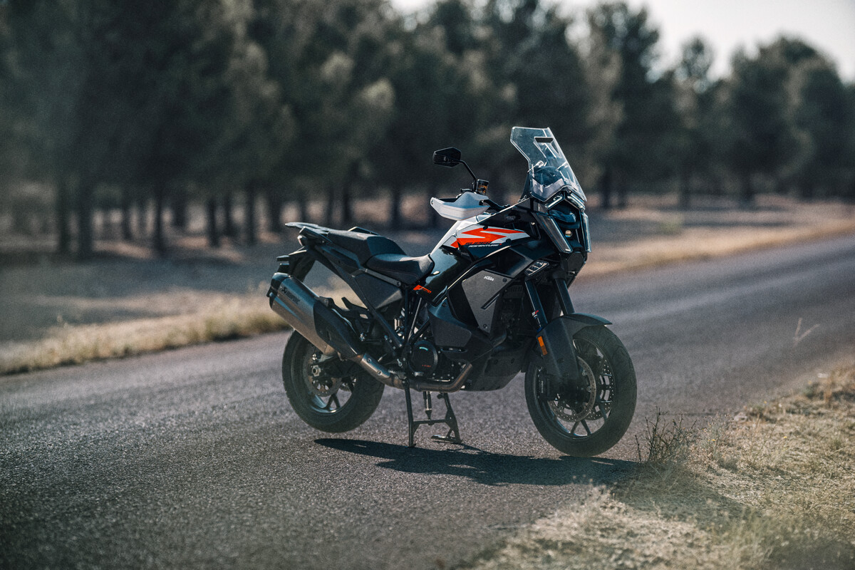 2025 KTM 1390 SUPER ADVENTURE S