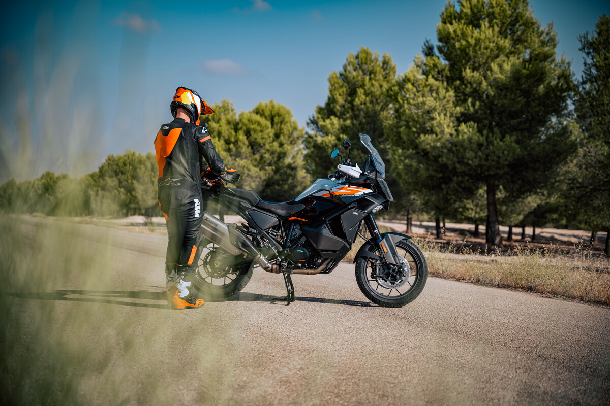 2025 KTM 1390 SUPER ADVENTURE S