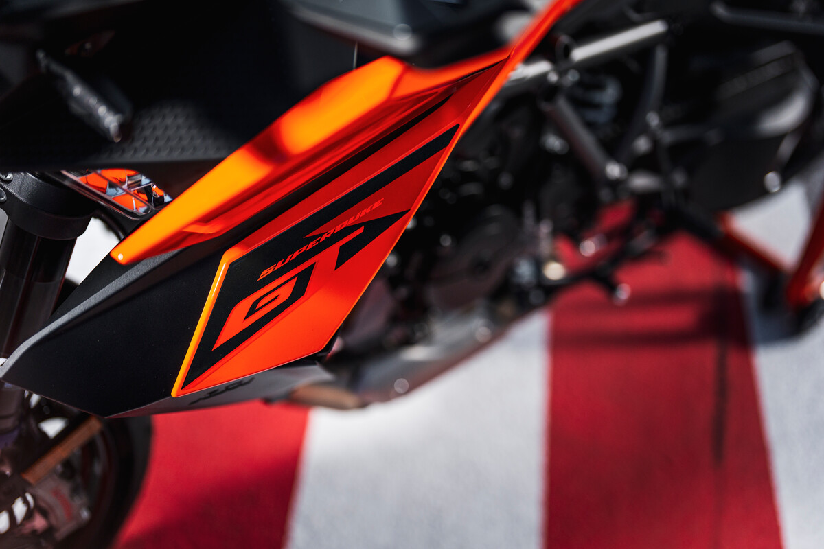 2025 KTM 1390 SUPER DUKE GT