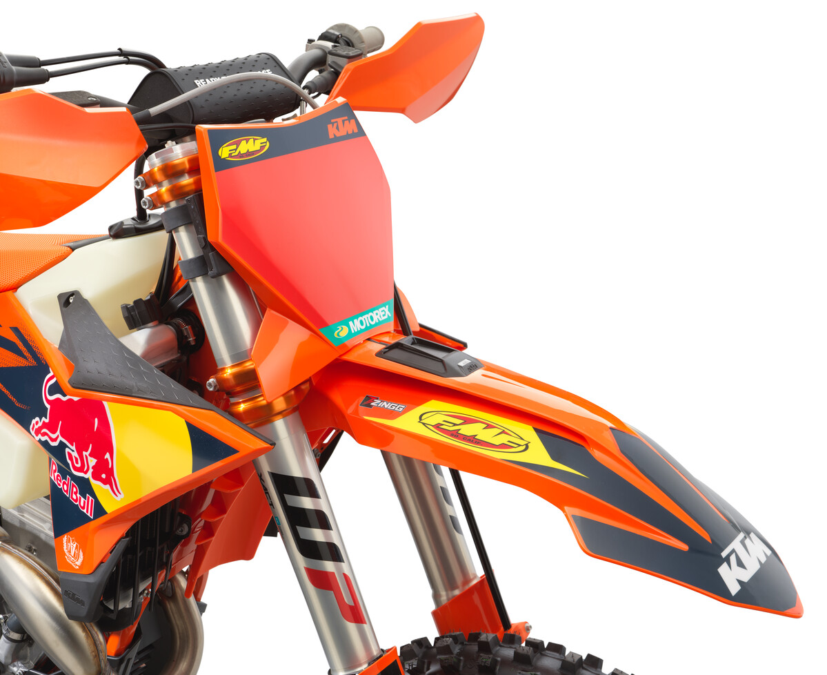 621509_MY25_KTM_350 XC-F Factory CUO_STUDIO