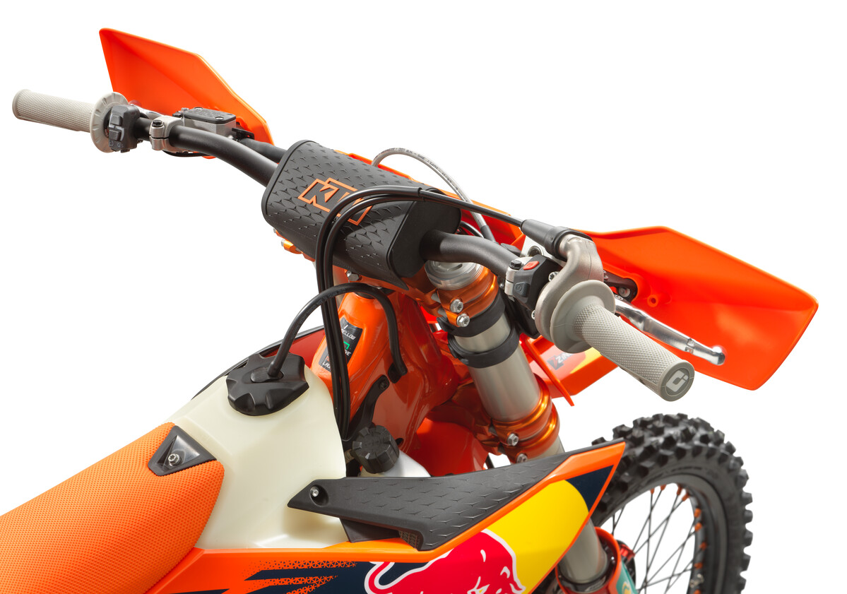 621511_MY25_KTM_350 XC-F FactoryFactory Handlbar_STUDIO