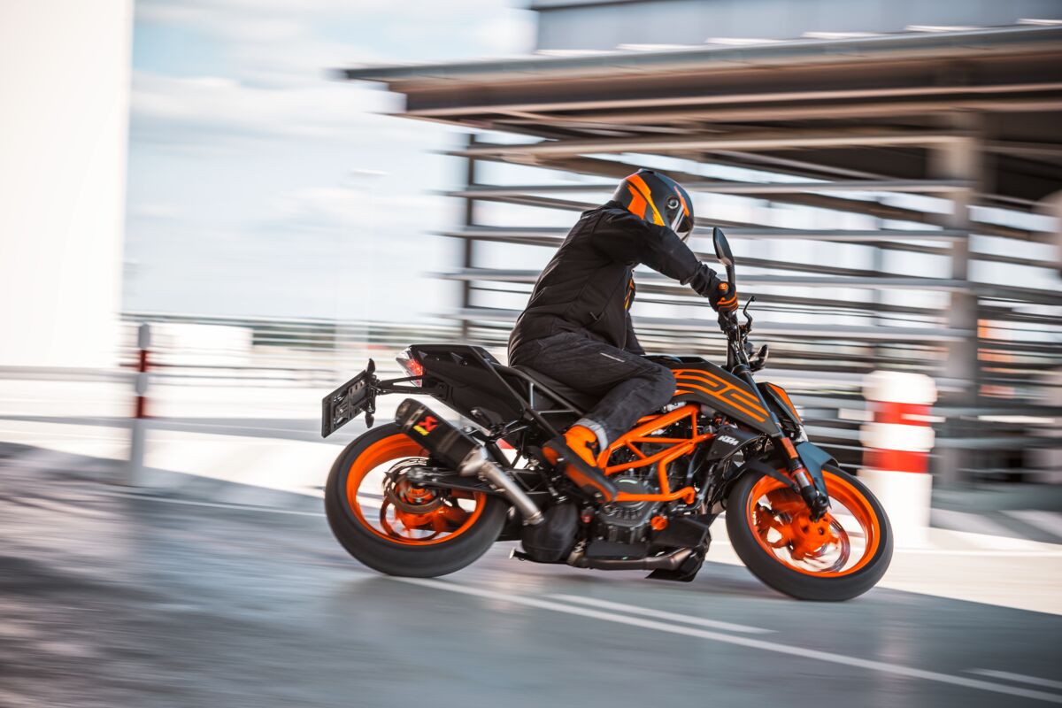 MY2022 KTM 125 DUKE（オプション装着車）