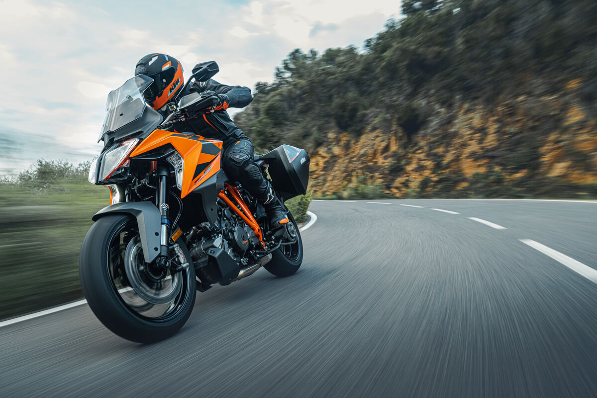 試乗対象モデル：1290 SUPER DUKE GT