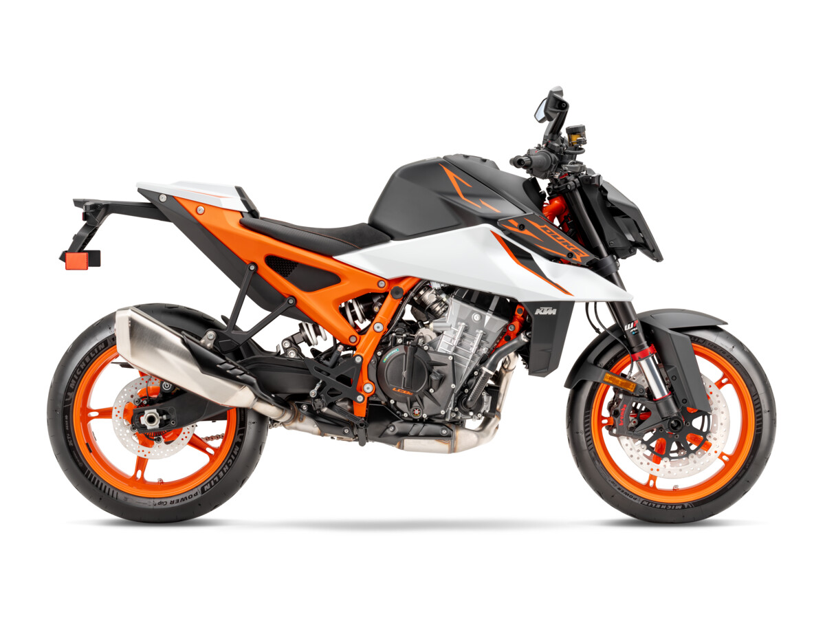 651834_MY25_KTM 990 DUKE R_US SPEC_USA