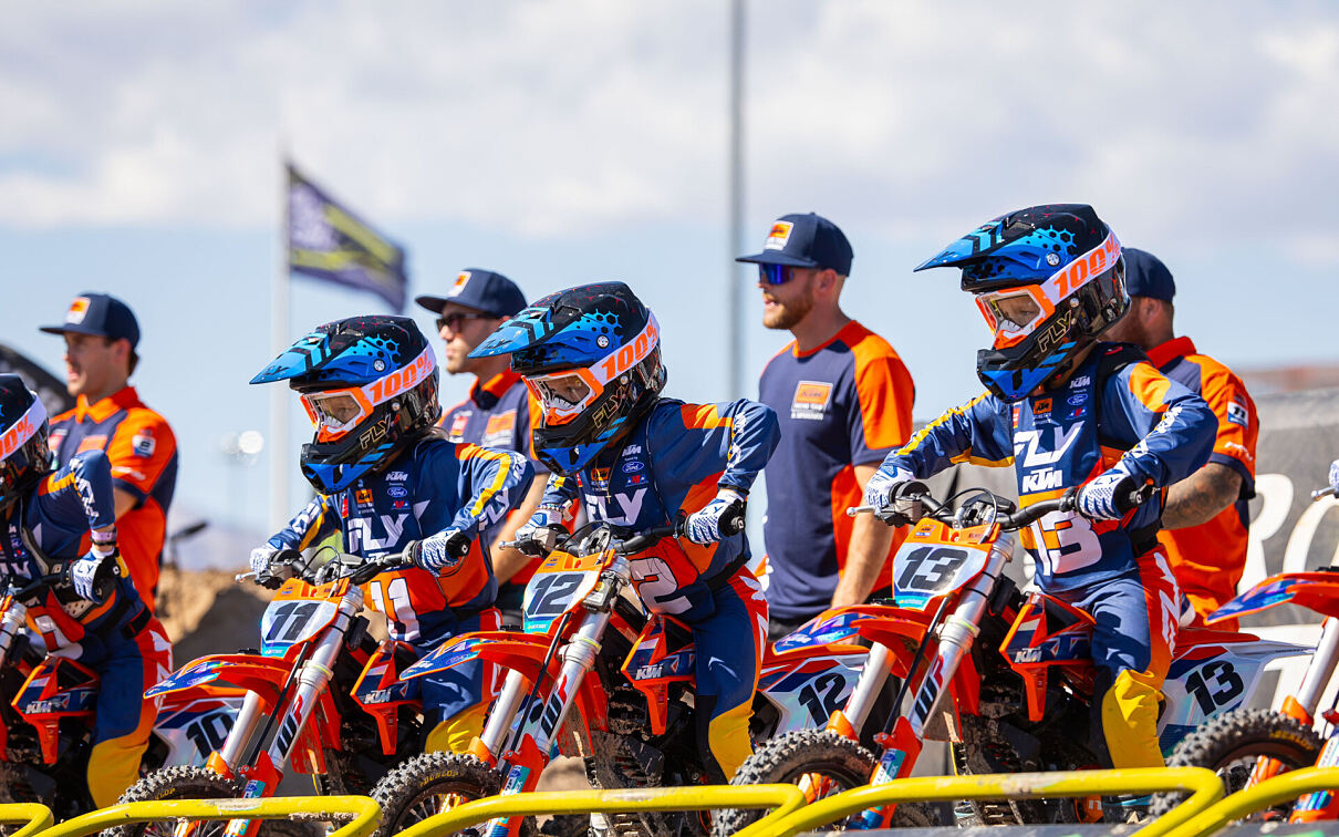KTM JUNIOR SUPERCROSS 02