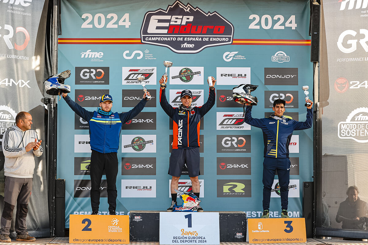 podium_scratch_241110_CEE_Cozar_2325