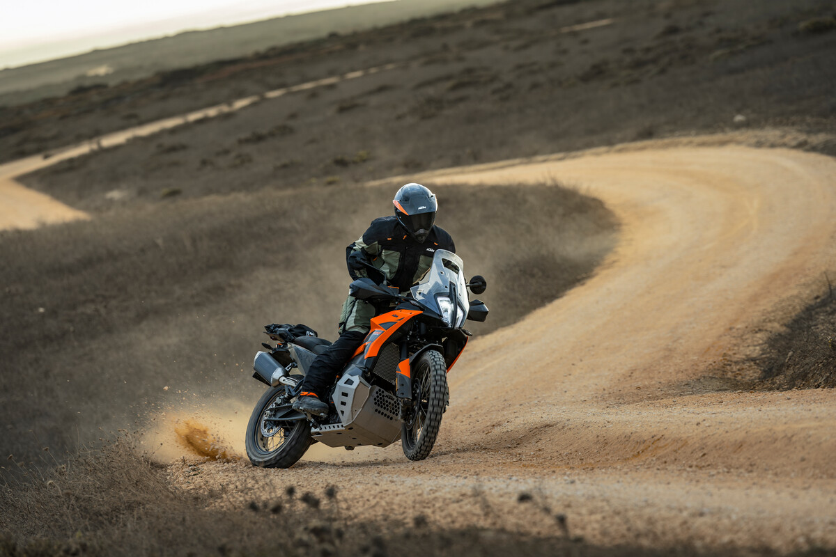 2025 KTM 790 ADVENTURE