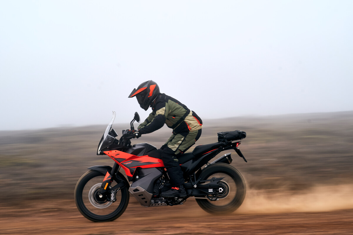 652475_MY25 KTM 790 ADVENTURE - ACTION_KTM 790 ADVENTURE