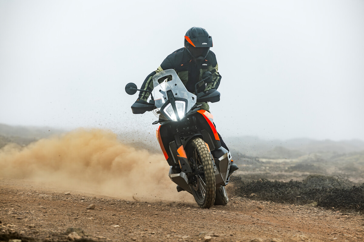 652416_MY25 KTM 790 ADVENTURE - ACTION_KTM 790 ADVENTURE_ACTION