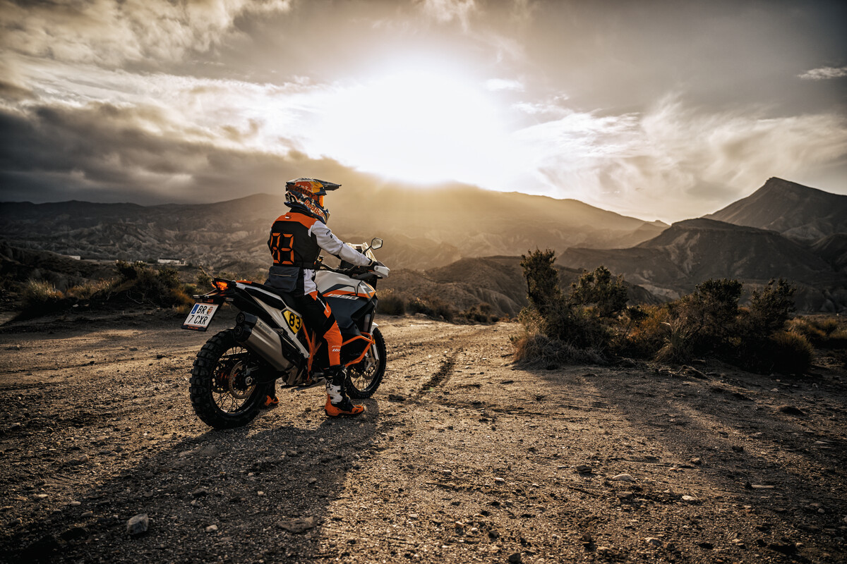 2025 KTM 1390 SUPER ADVENTURE R