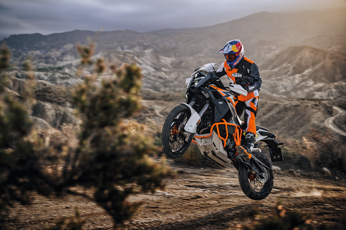 2025 KTM 1390 SUPER ADVENTURE R