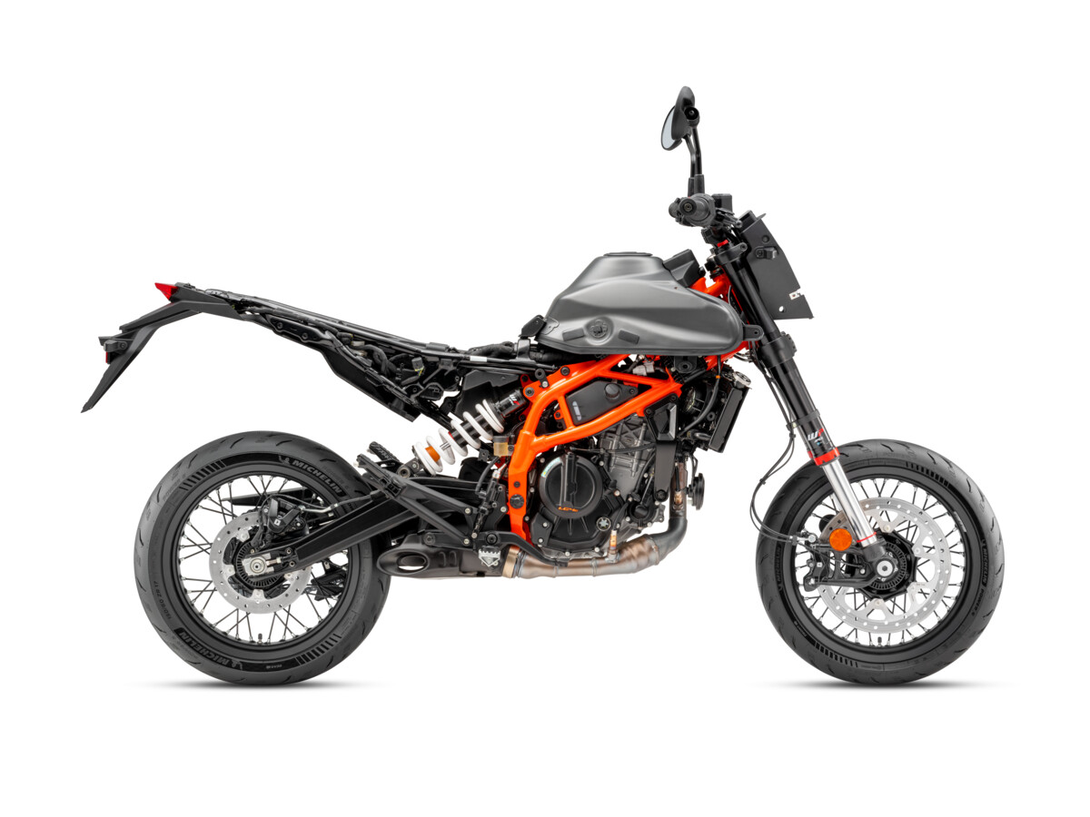 2025 KTM 125 and 390 SMC R