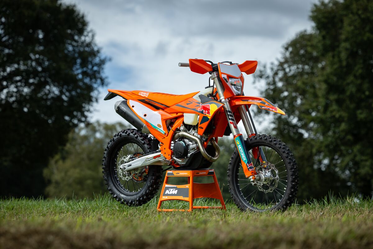 643438_MY25 KTM 450 EXC-F CHAMPIONS EDITION_EXC CHAMPION EDITION