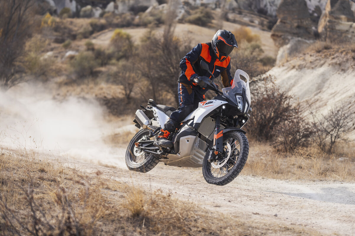 486935_MY23 KTM 790 ADVENTURE_ Action_EU_ Global (1)