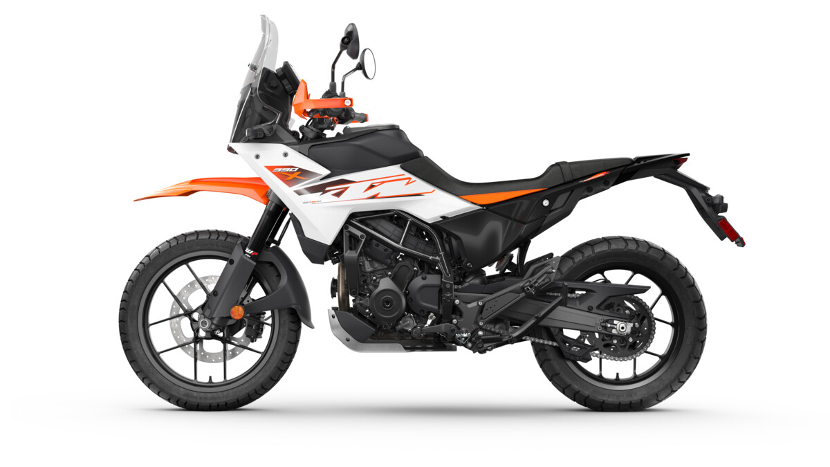 665383_MY25-KTM-390-Adventure-X-US-White-90-left_USA