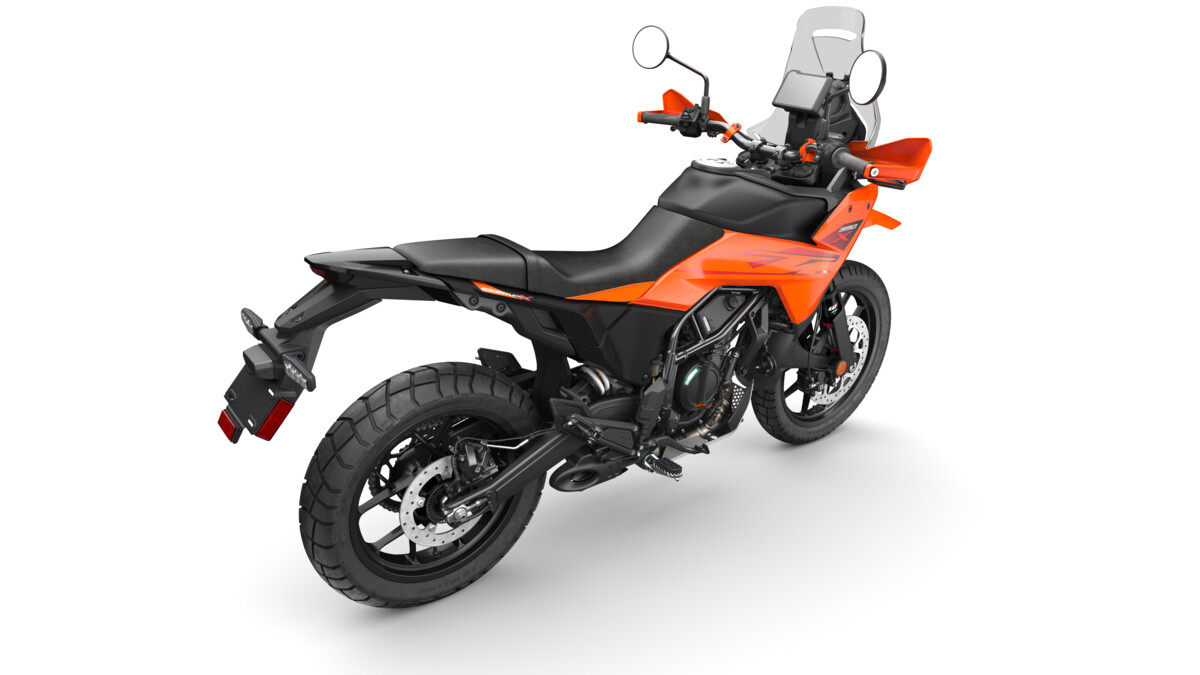 665380_MY25-KTM-390-Adventure-X-US-Orange-rear-right_USA