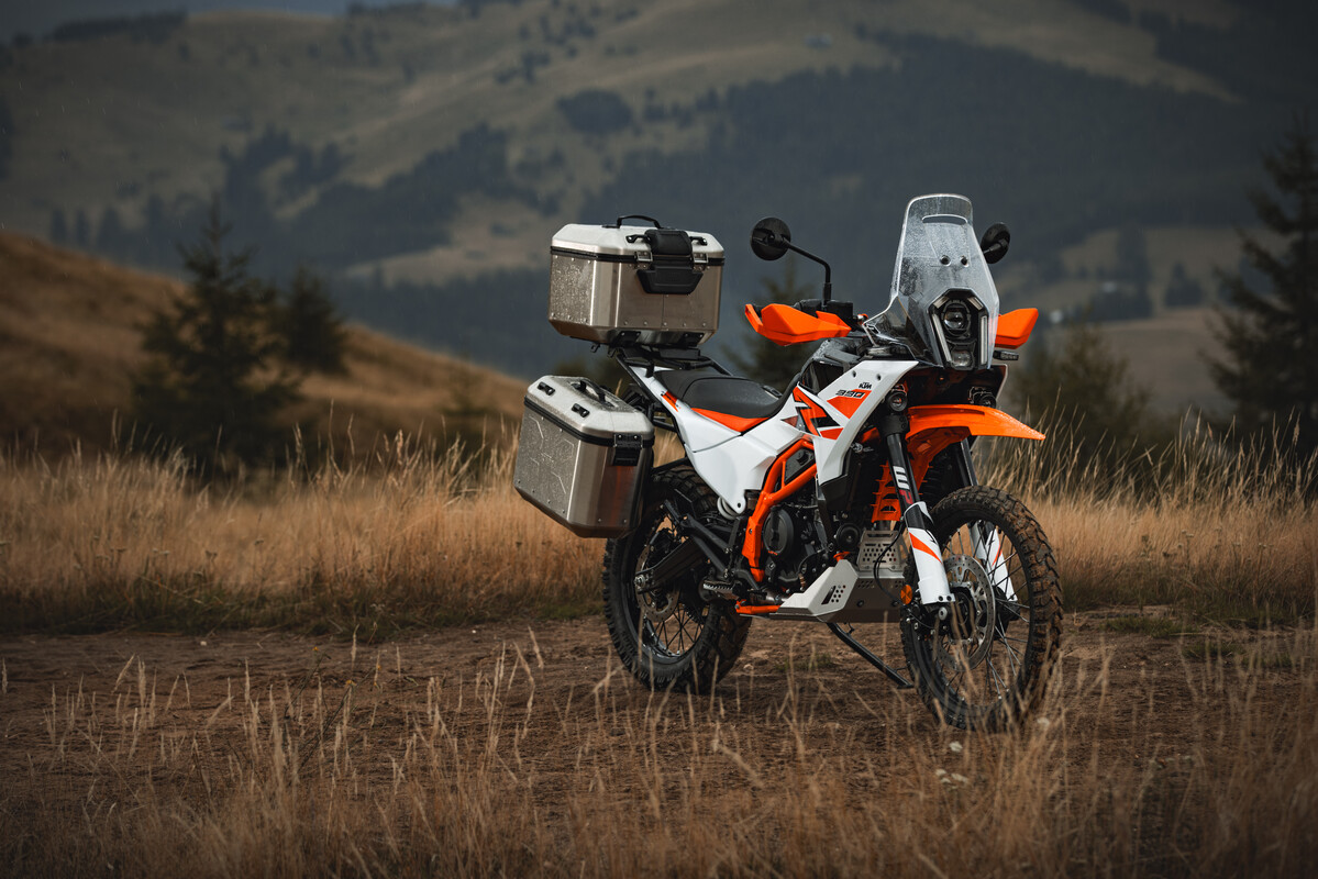 647082_MY25 KTM 390 ADVENTURE R_02_STATIC_KTM 390 ADVENTURE range