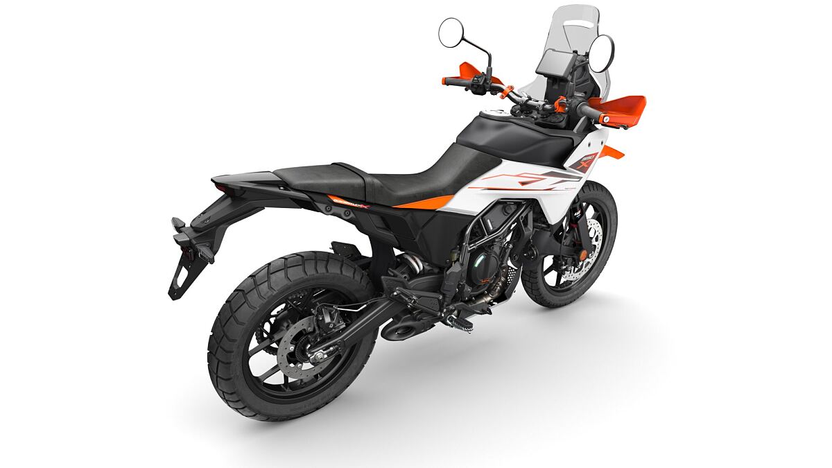 665374_MY25-KTM-390-Adventure-X-EU-White-rear-right_EUROPE _ GLOBAL