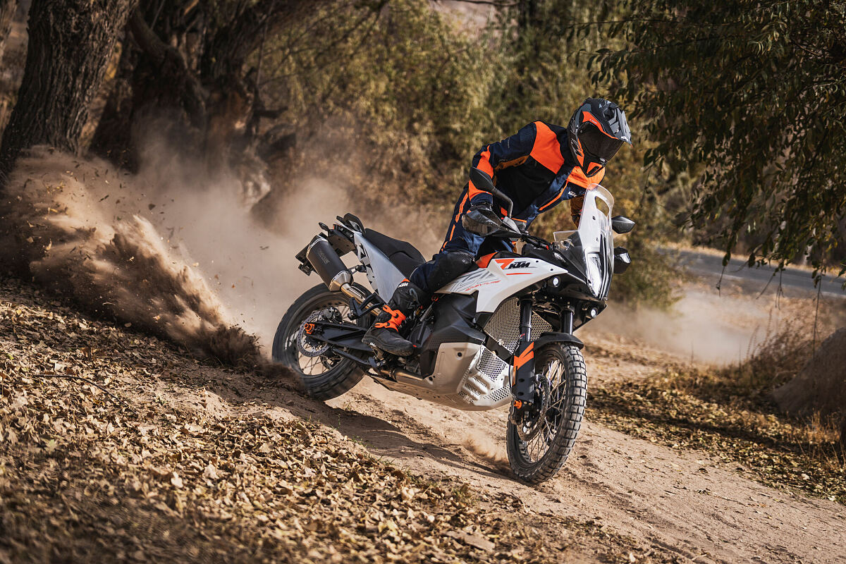 486932_MY23 KTM 790 ADVENTURE_ Action_EU_ Global