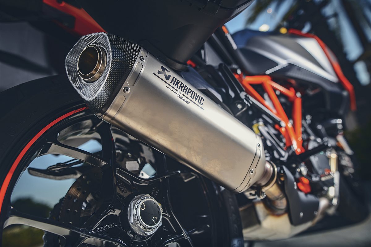 139426_1290 Super Duke GT MY 2016