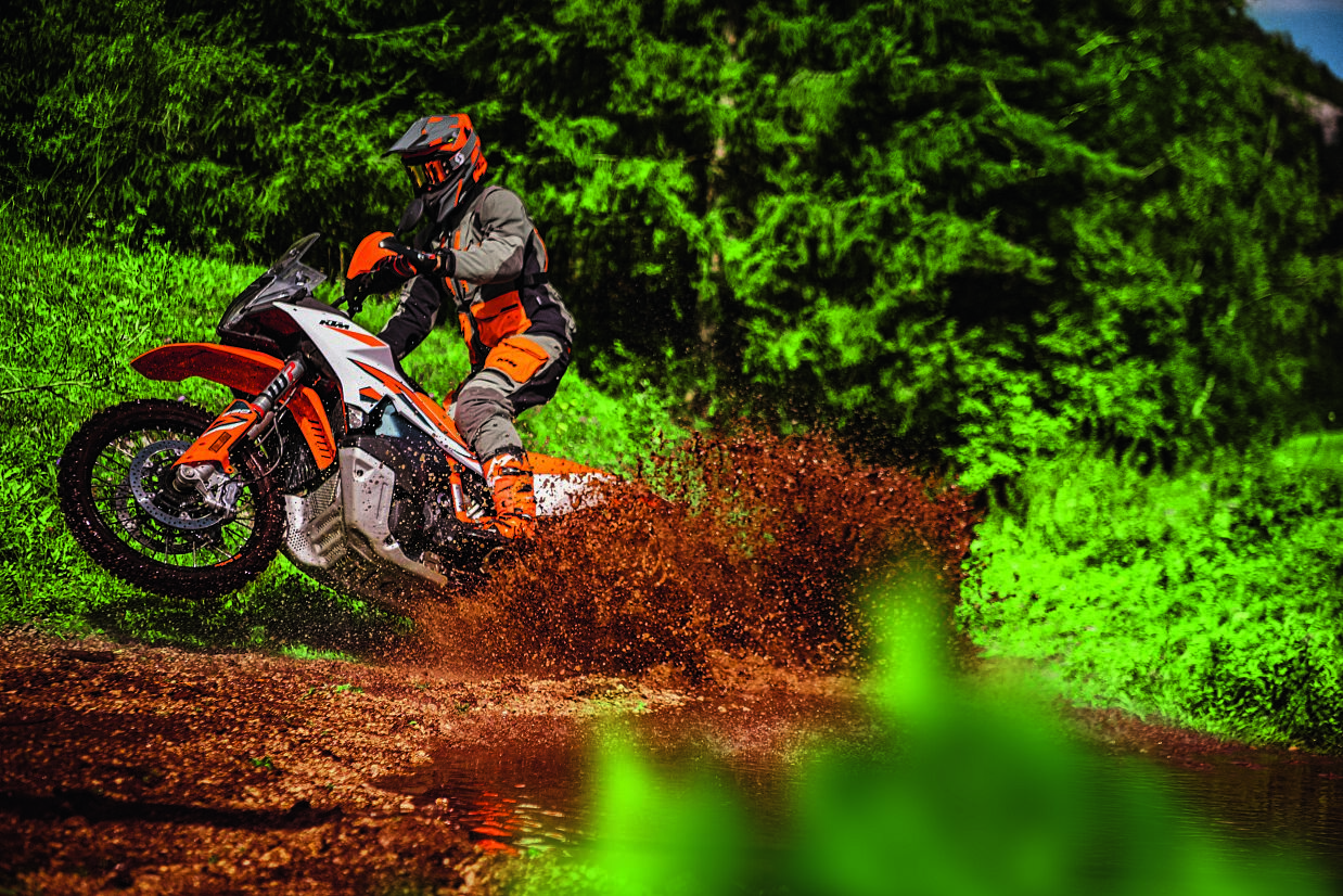 469522_MY23 KTM 890 ADVENTURE R - Action - CAT A_EU_ Global