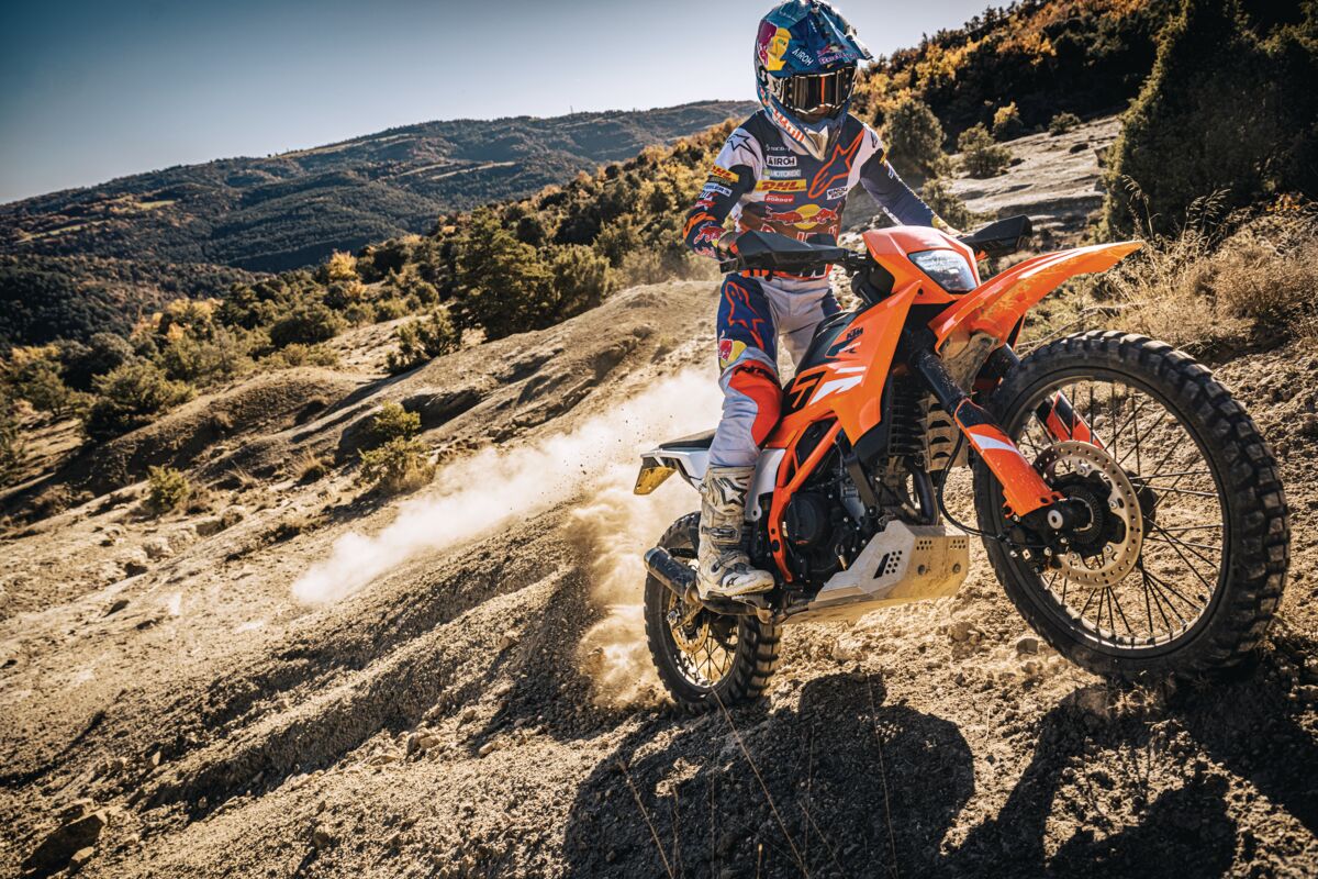 662290_MY25 KTM 390 ENDURO R R-Action- Cat A_KTM 125 _ 390 ENDURO R