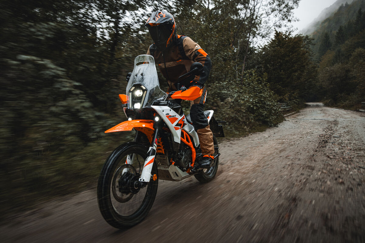 647209_MY25 KTM 390 ADVENTURE R_KTM 390 ADVENTURE range (1)
