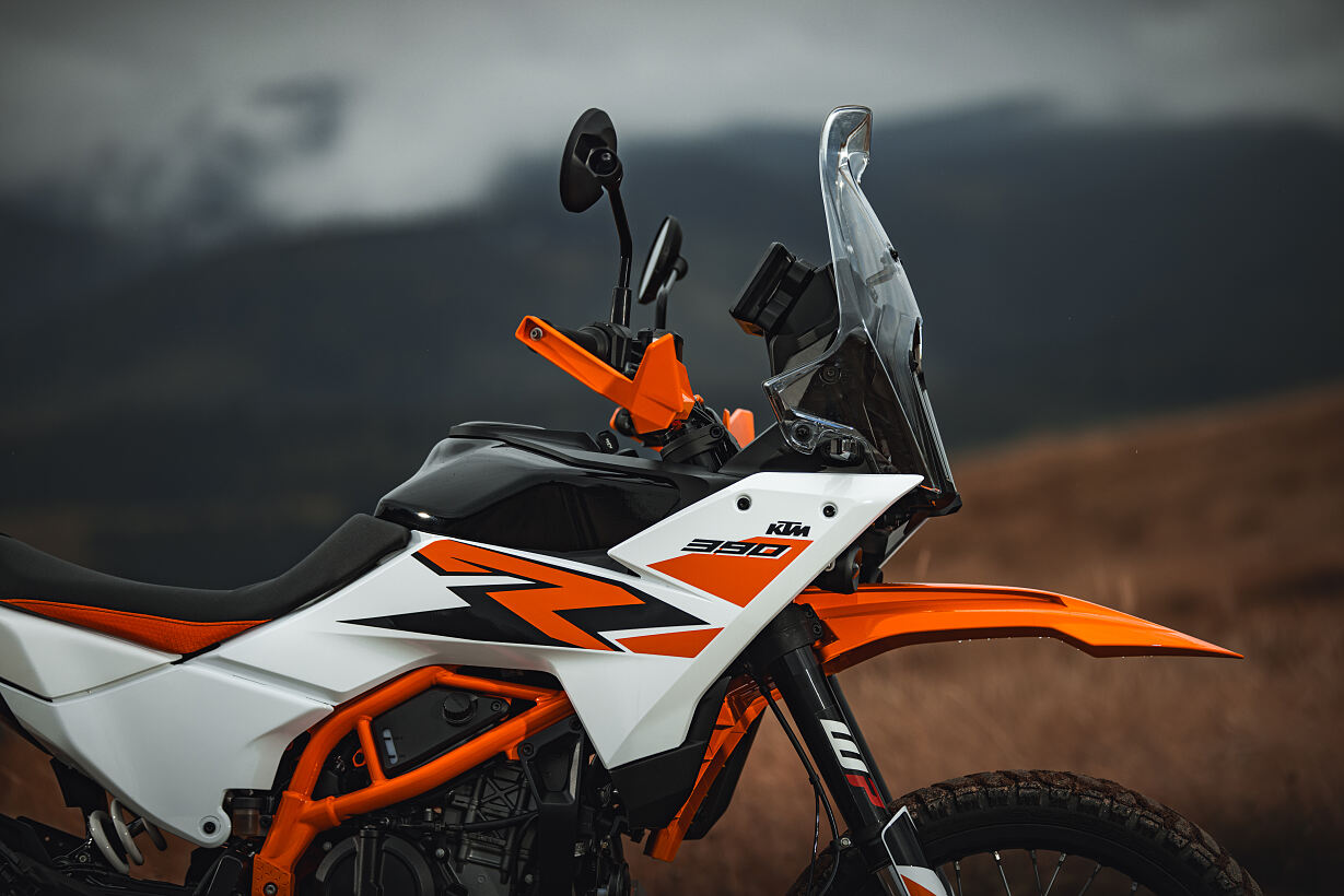 647097_MY25 KTM 390 ADVENTURE R_02_STATIC_KTM 390 ADVENTURE range