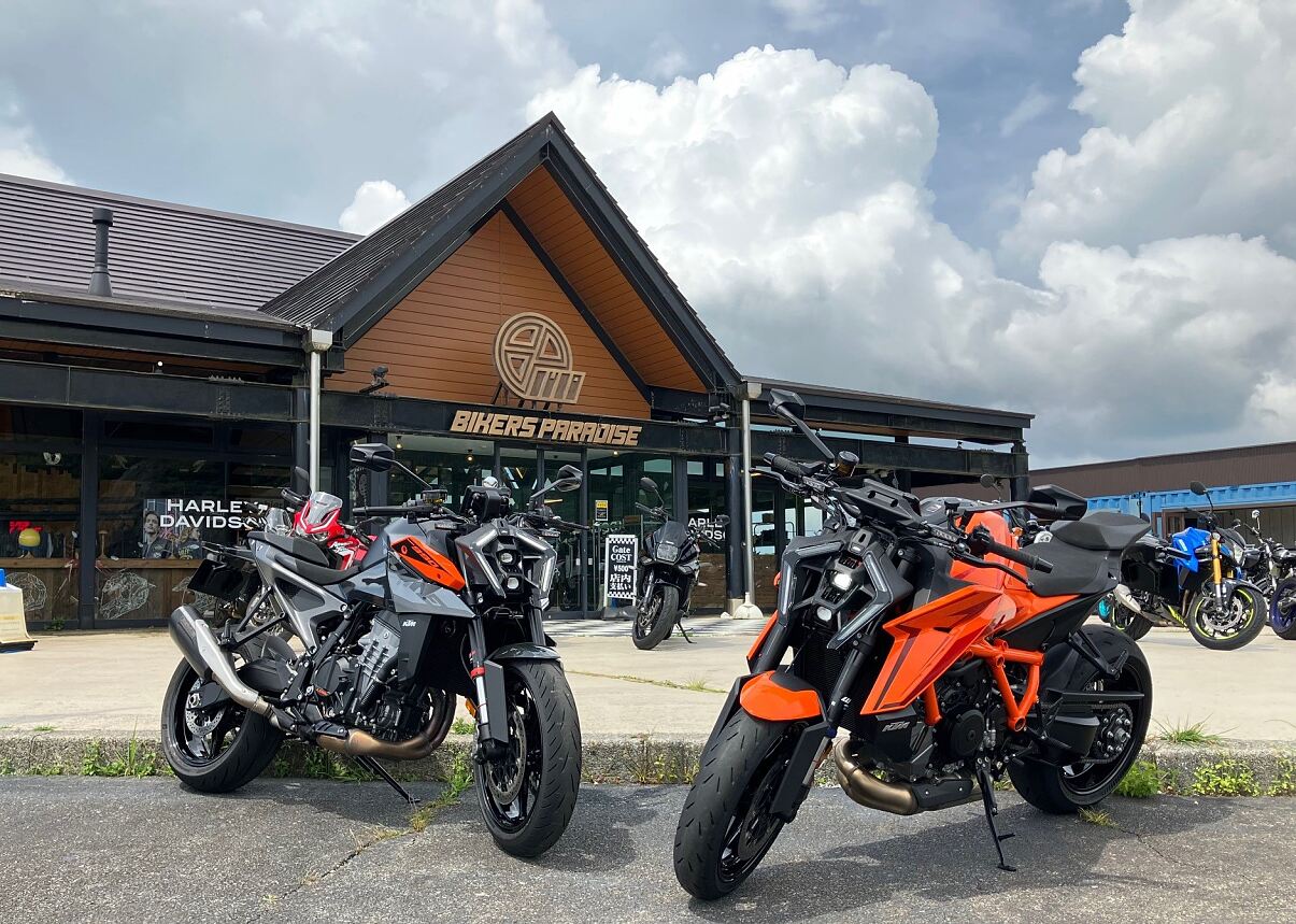 バイカーズパラダイス南箱根のレンタル車両（KTM 1390 SUPER DUKE R EVO, KTM 990 DUKE）