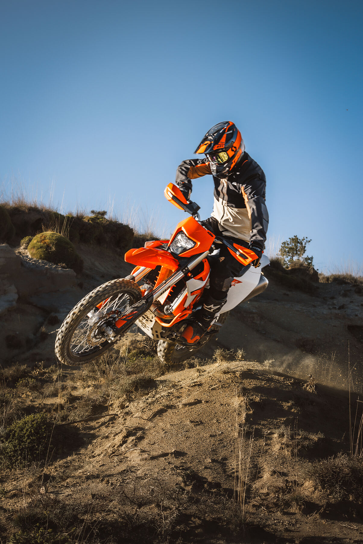 663662_MY26 KTM 690 ENDURO R-Action
