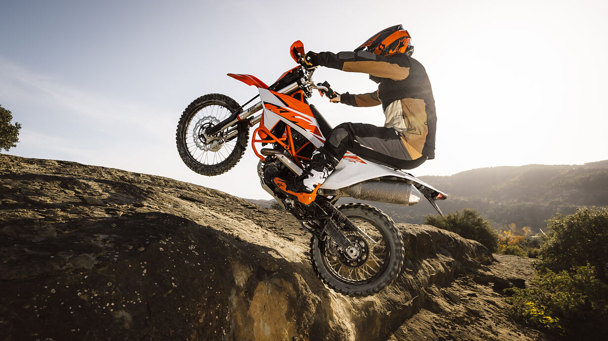 663664_MY26 KTM 690 ENDURO R-Action