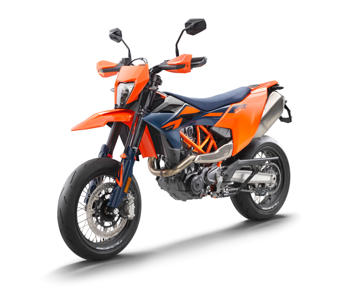 2026 KTM 690 SMC R & 690 ENDURO R