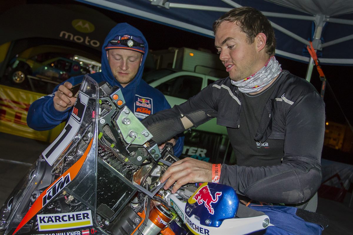 Matthias Walkner & Mechanic KTM 450 RALLY Paddock Atacama 2016