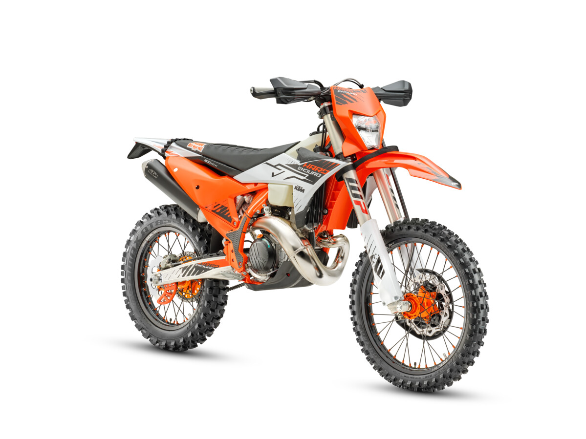 714291_MY26_KTM 300 XC-W HARDENDURO_45 Front_Right_KTM XC-W HARDENDURO
