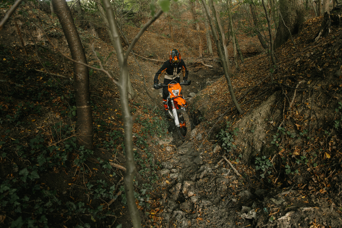 719838_MY26 KTM 300 XC-W HARDENDURO_ Action _KTM XC-W HARDENDURO